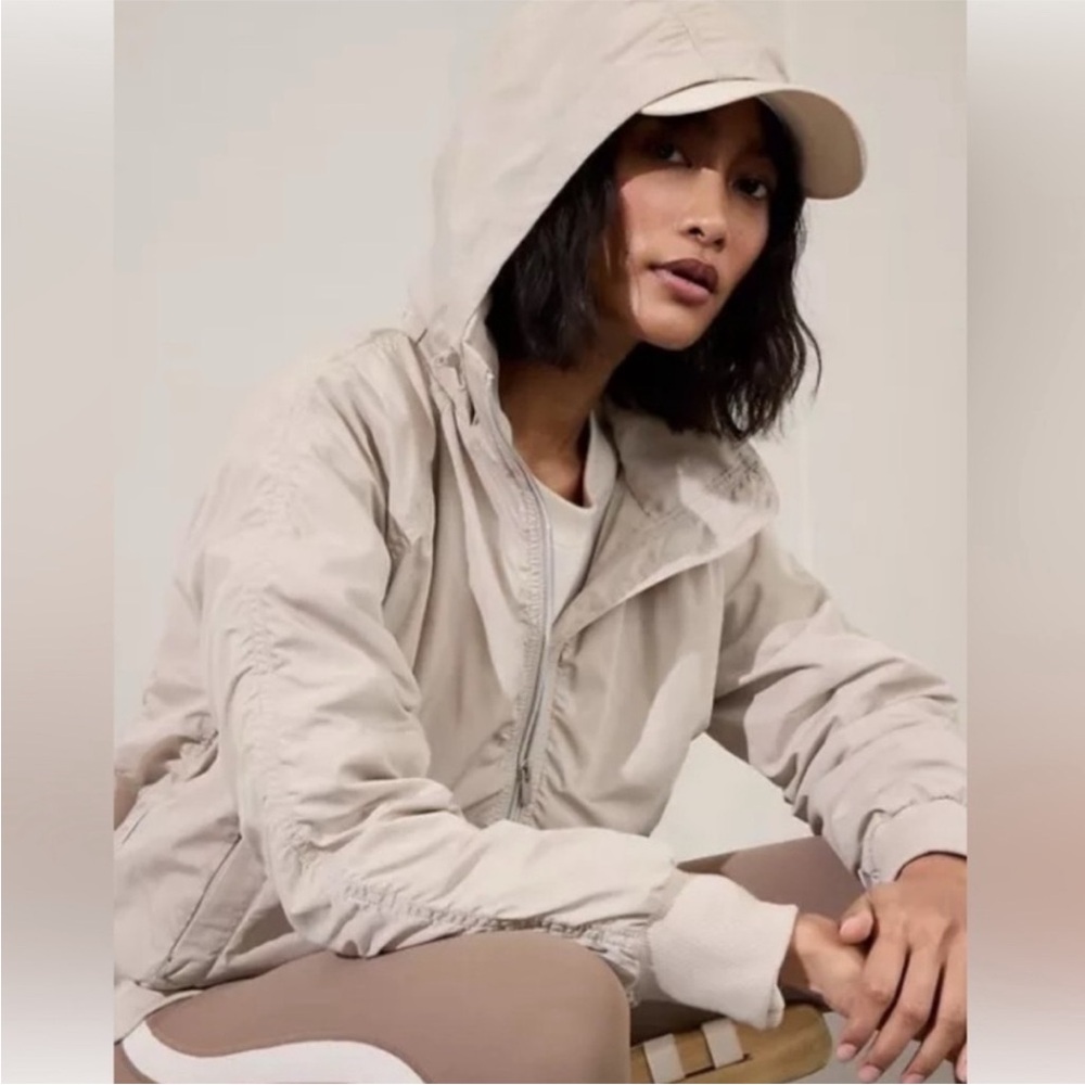 Athleta Jet Set Bomber- Light Beige Hooded Windbreaker Jacket - Women